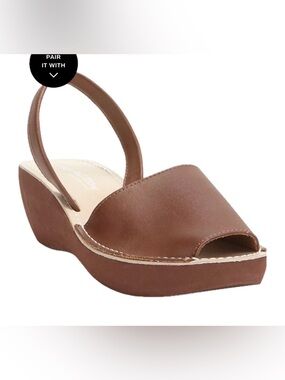 Kenneth Cole Reaction Fine Glass Sandals. Size 8.5.